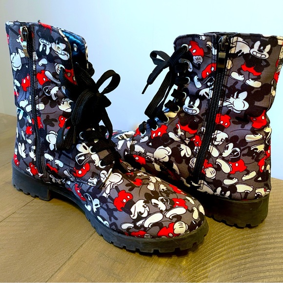 EUC worn 1x Disney Mickey combat boots women’s sz 9 runs small - Picture 1 of 9